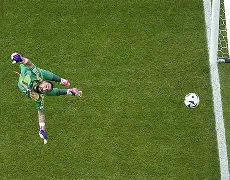 意大利淘汰巴拉圭,夺得欧洲杯小组赛胜利了吗